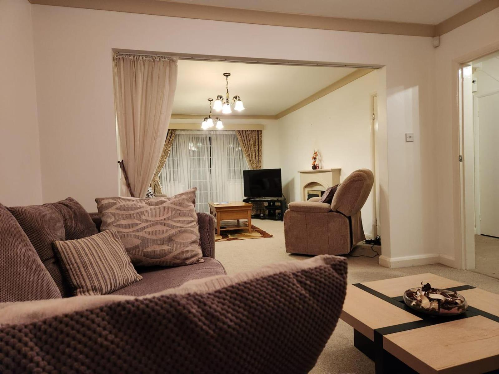 D Elmdon Homestay Shared 4 Bedrooms Birmingam Exterior foto